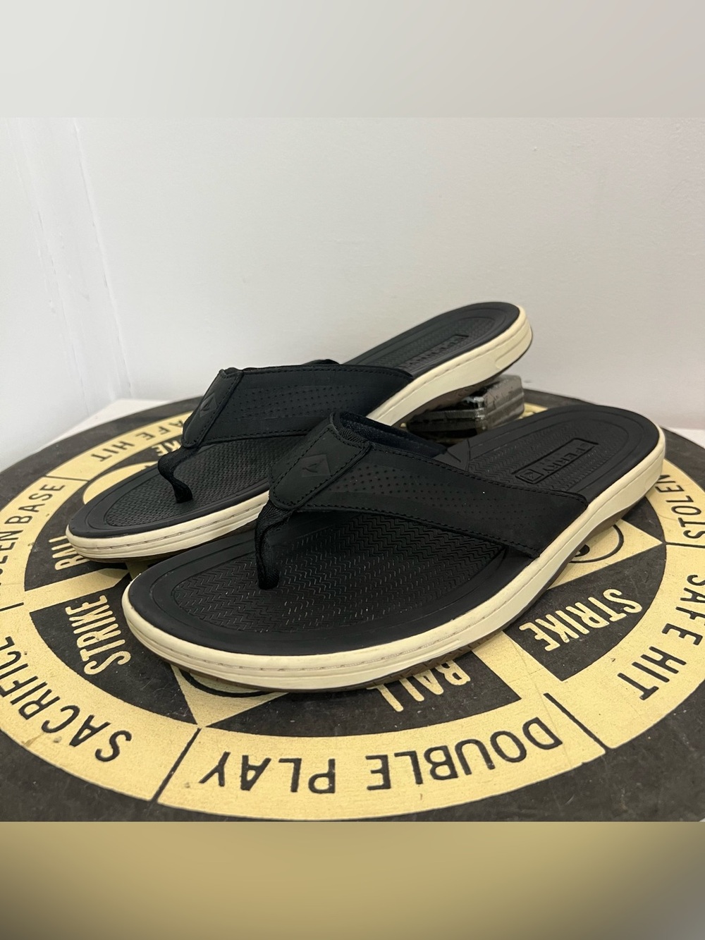 Sperry Havasu Perf Leather Thong Sandals Flip Flops Black Men’s Size 11 M